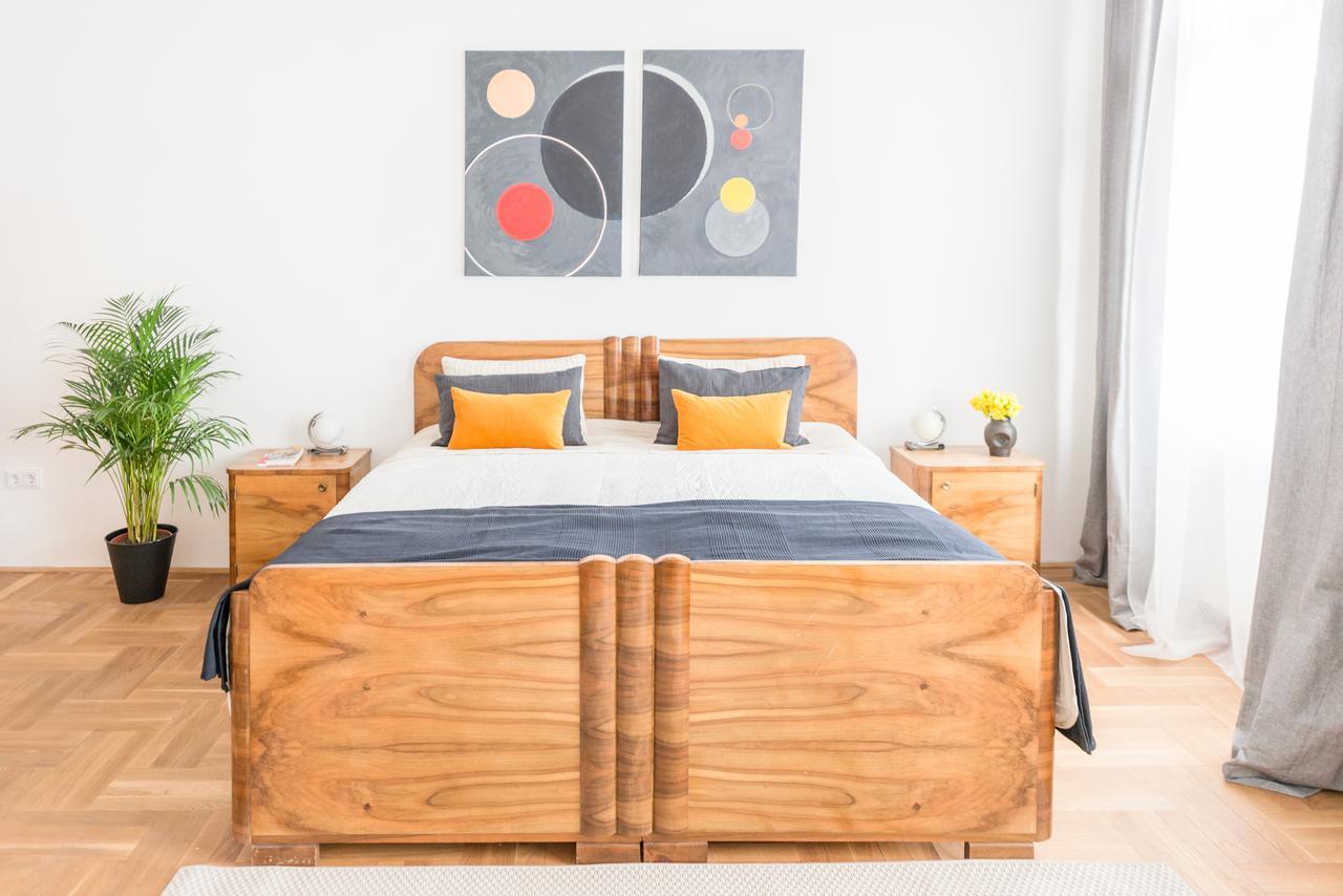 Modern Bauhaus Apartment Будапеща Екстериор снимка