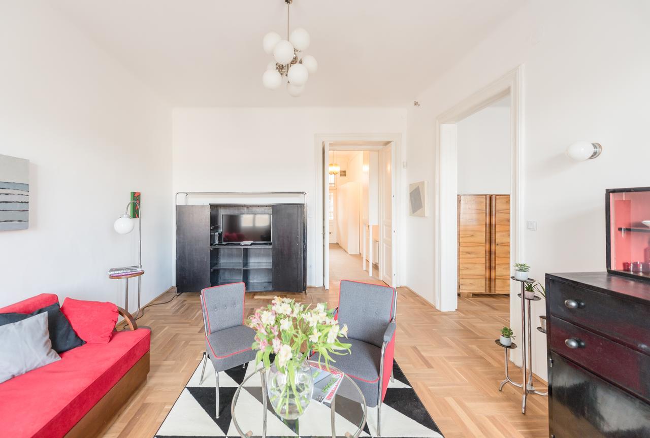 Modern Bauhaus Apartment Будапеща Екстериор снимка